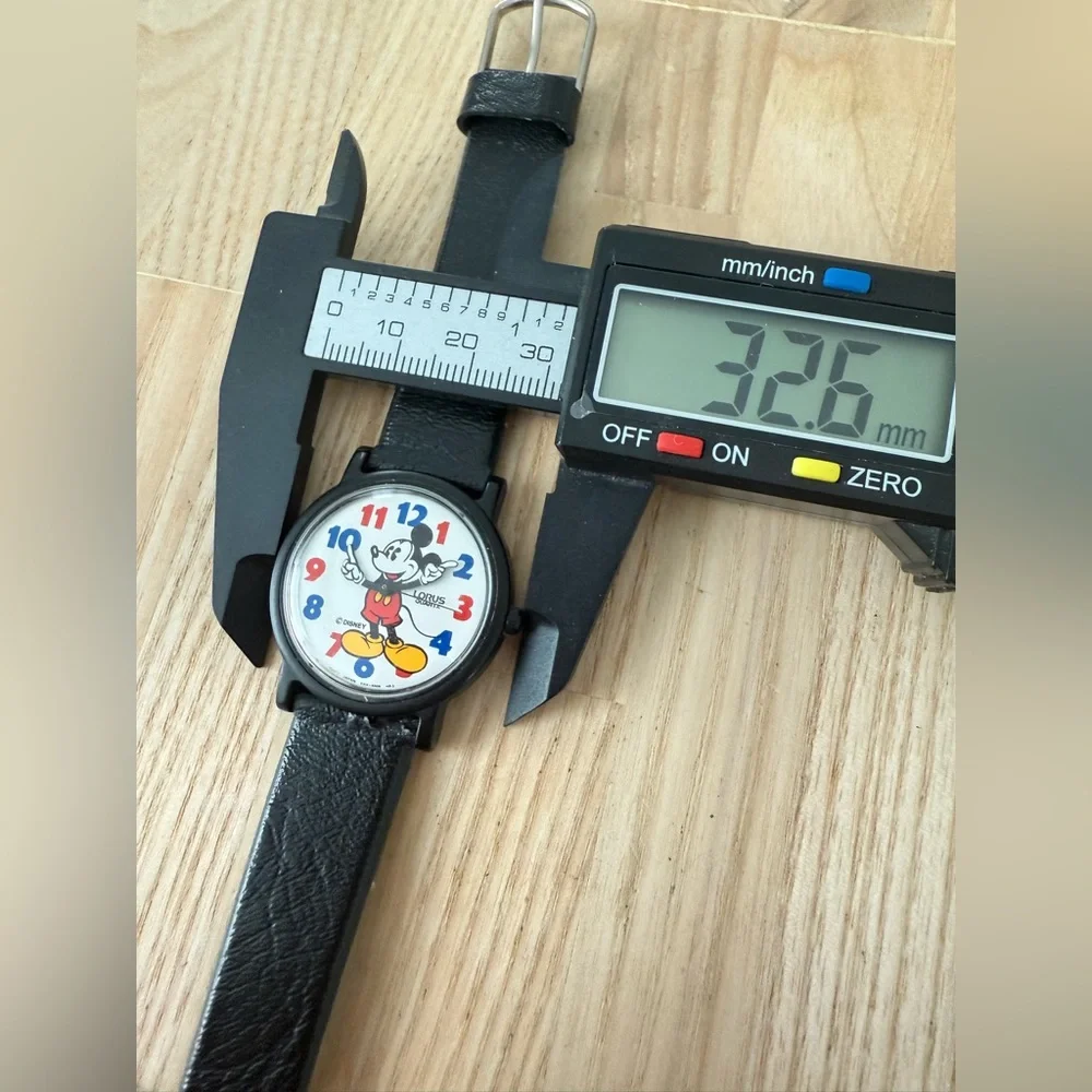Vintage Lorus Disney Mickey Mouse moving arms watch NEW BATTERY